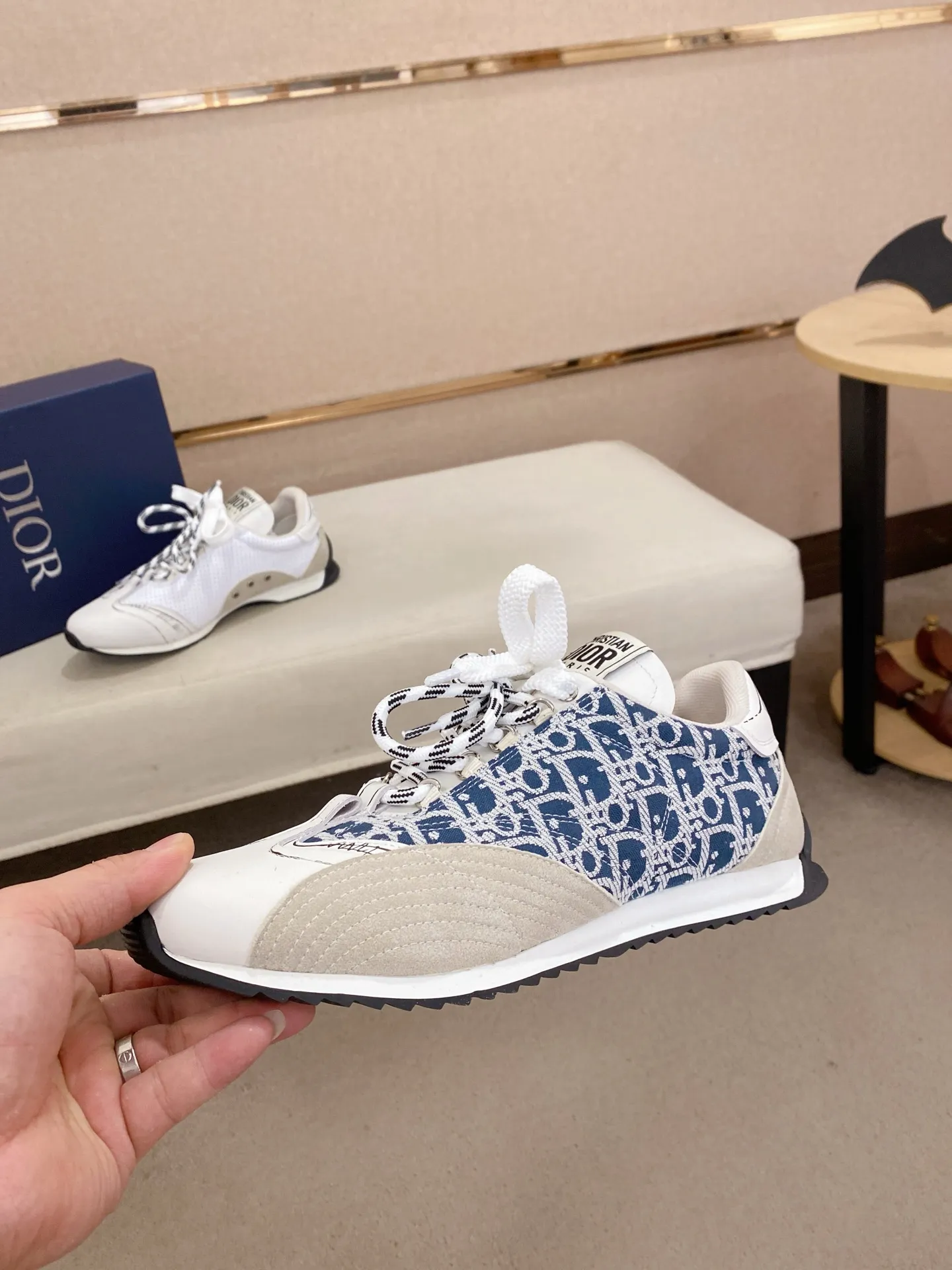 Men's shoes💰: 500💰Couple style💏 [Dior·Dior] New casual sports style men's shoes, new spring and summer design, perfect workmanship, lace-up lazy style to create wardrobe quality, upper: imported first-layer cowhide, mesh breathable lining soft and comfortable, ultra-light TPU wear-resistant outsole, simple, versatile fashion men's shoes, excellent color code number 35--44. (45,46 customized items are not returnable or exchangeable)